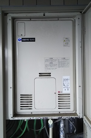 千葉県柏市Ｋ様、交換工事前のリンナイ　ガス給湯暖房用熱源機、RUFH-2405AU2-5